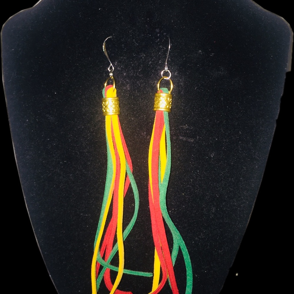 LIONESS - Picture 2 of 4